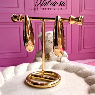 Aretes en rodio color dorado
