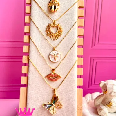 Collar y dijes en rodio