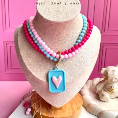 Collar en ábaco #6, con terminación en tejido macrame para un ajuste personalizado, dije en acrílico y herrajes en acero