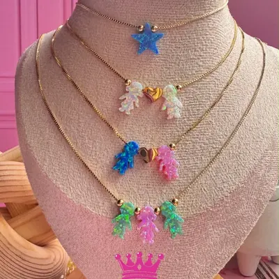 Collar personalizado con dijes de niño y niña
