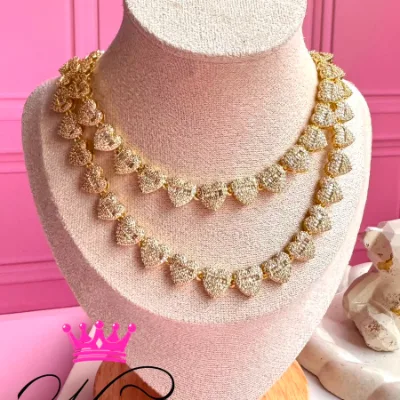 Collar rodio dorado y cristales.