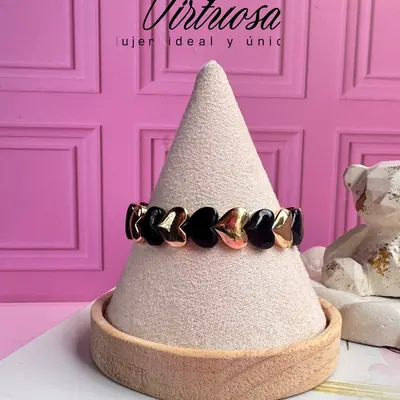 Pulsera elástica de corazones en esmalte negro y rodio dorado