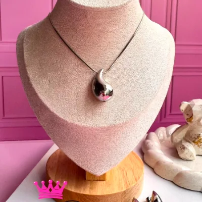 collar y aretes en rodio color plateado
